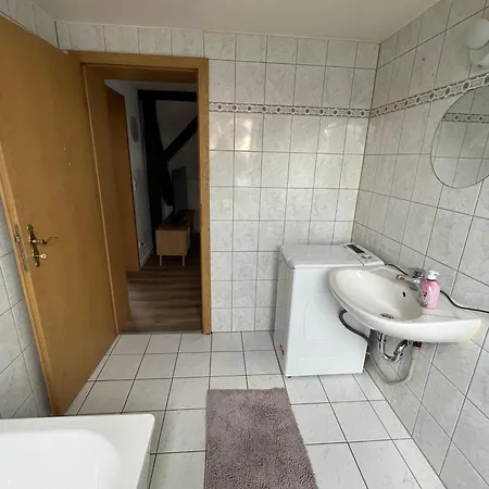 Und Monteurzimmer Naehe Leuna, Merseburg, Halle Und Leipzig *