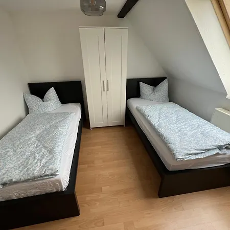 Und Monteurzimmer Naehe Leuna, Merseburg, Halle Und Leipzig Apartment