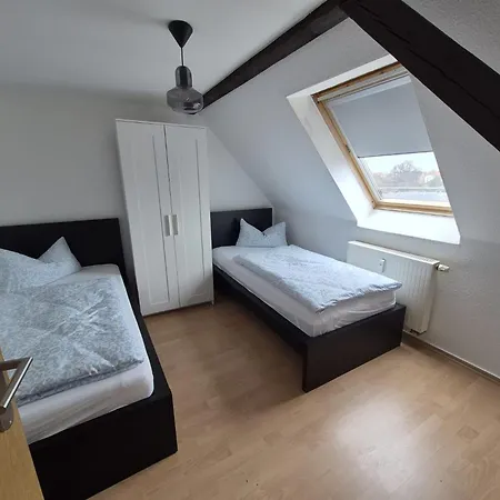 דירה Und Monteurzimmer Naehe Leuna, Merseburg, Halle Und Leipzig *