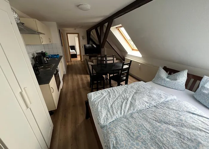 Apartment Und Monteurzimmer Naehe Leuna, Merseburg, Halle Und Leipzig *