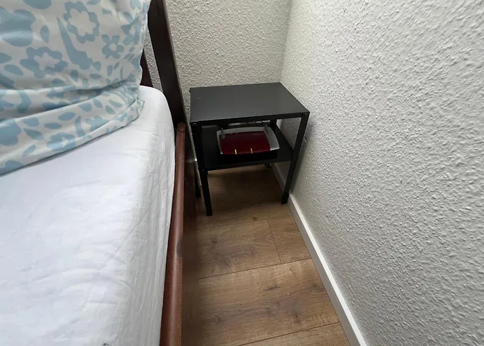 Und Monteurzimmer Naehe Leuna, Merseburg, Halle Und Leipzig Apartment *