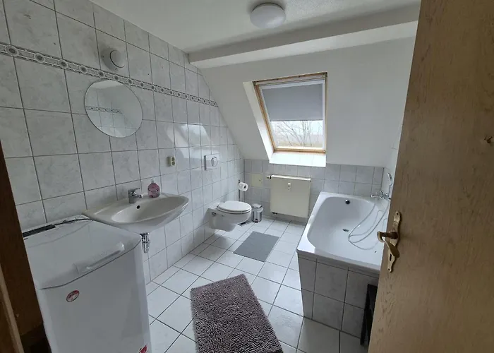 Und Monteurzimmer Naehe Leuna, Merseburg, Halle Und Leipzig Apartment